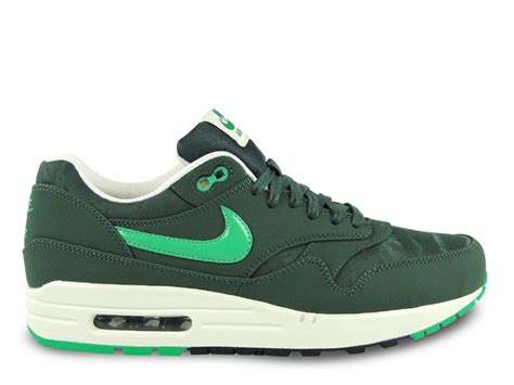 nike air max dunkelgrün|Nike Air Max 1 dark green.